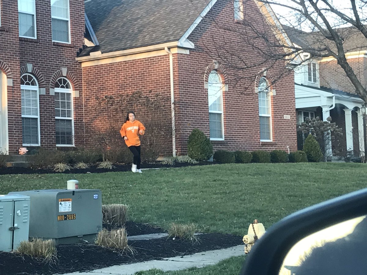 AND WE’RE OFF! Look out mason, the <a href="/mhschronicle/">MHS Chronicle</a> is up bright and early ready to bring you the paper!! Got an awesome squad with me this morning :) @AllgorCody + alana !!