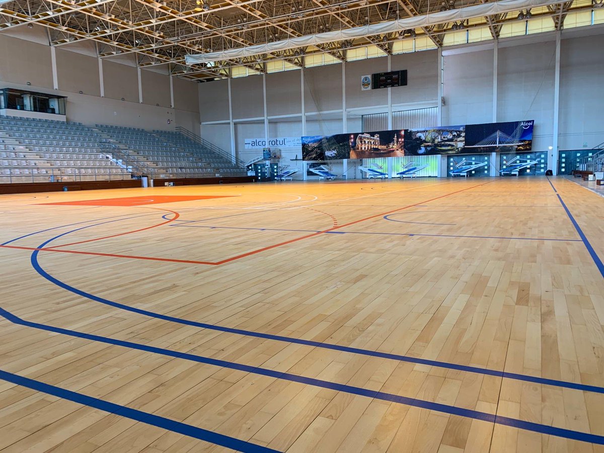 MapeiSpain's tweet photo. 🔵🏀🏐Que bien que ha quedado la pista del #Polideportivo Francisco Laporta #Alcoy (#Alicante) con la aplicación de los productos #Mapei, #Ultracoat premium base. Ultracoat HT Sport (2 manos). Ultracoat Sport Color: Blanco, Rojo, Amarillo y Azul. https://t.co/lKxoyrnON3
