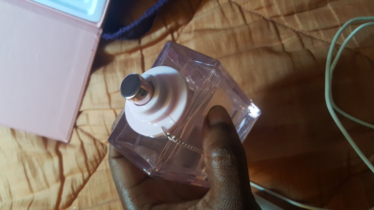 itsmidonah's tweet image. @KenyaAirways you broke my perfume...
😭😭😭😭😢😢
Don't some of your employees know the word fragile🙄🙄🙄
#FlightIssues
