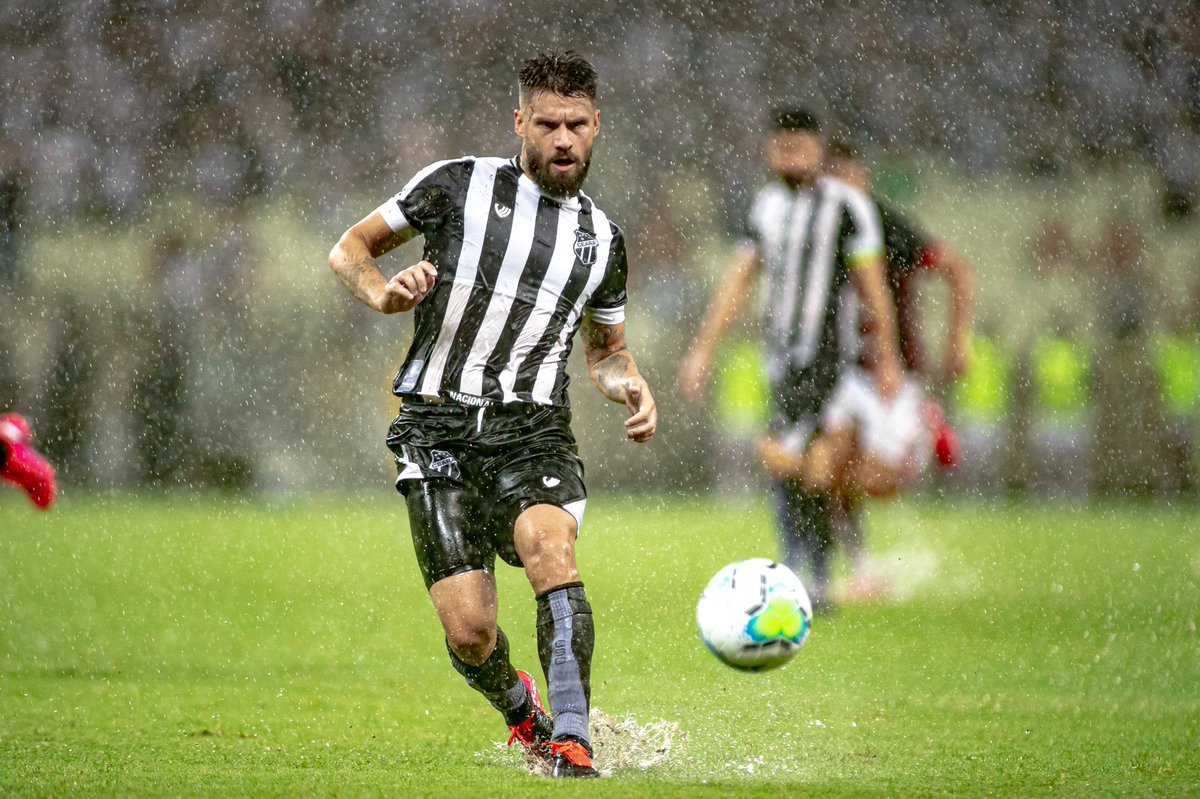 CearaSC's tweet photo. 5 gols nos últimos 3 jogos! ⚽️🥅✅
⠀⠀⠀⠀⠀⠀⠀⠀
📸 Stephan Eilert / https://t.co/pkR6Askrn8
#CearáSC | #VOZÃO https://t.co/OFVMFrBRUk