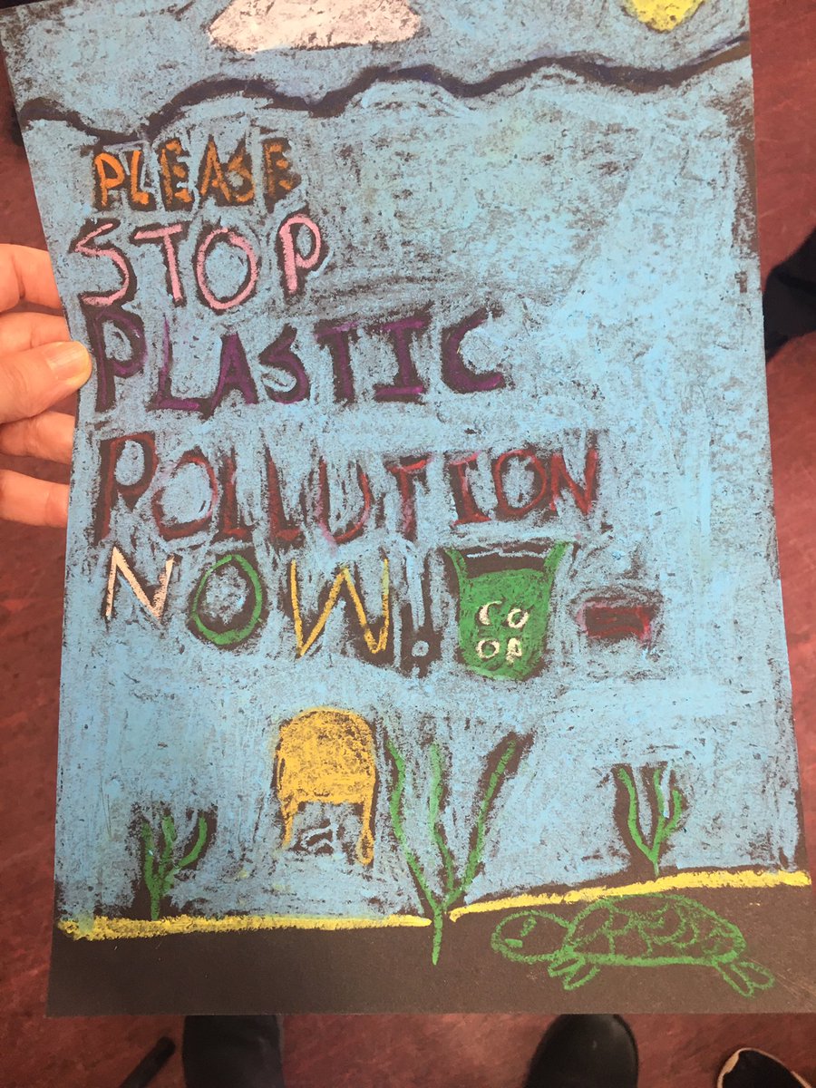 startStudiosUK's tweet photo. This week we made posters based on Soviet propaganda. The kids enjoyed using bold colours with oil pastels. #startstudios #artclass #childrenart #kidsart #oilpastel #sovietpropaganda https://t.co/ihyKdDgeWt