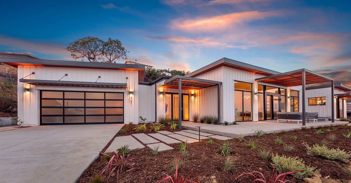 Want a prefab house? Here’s everything you need to know curbed.com/2020/3/2/21142…