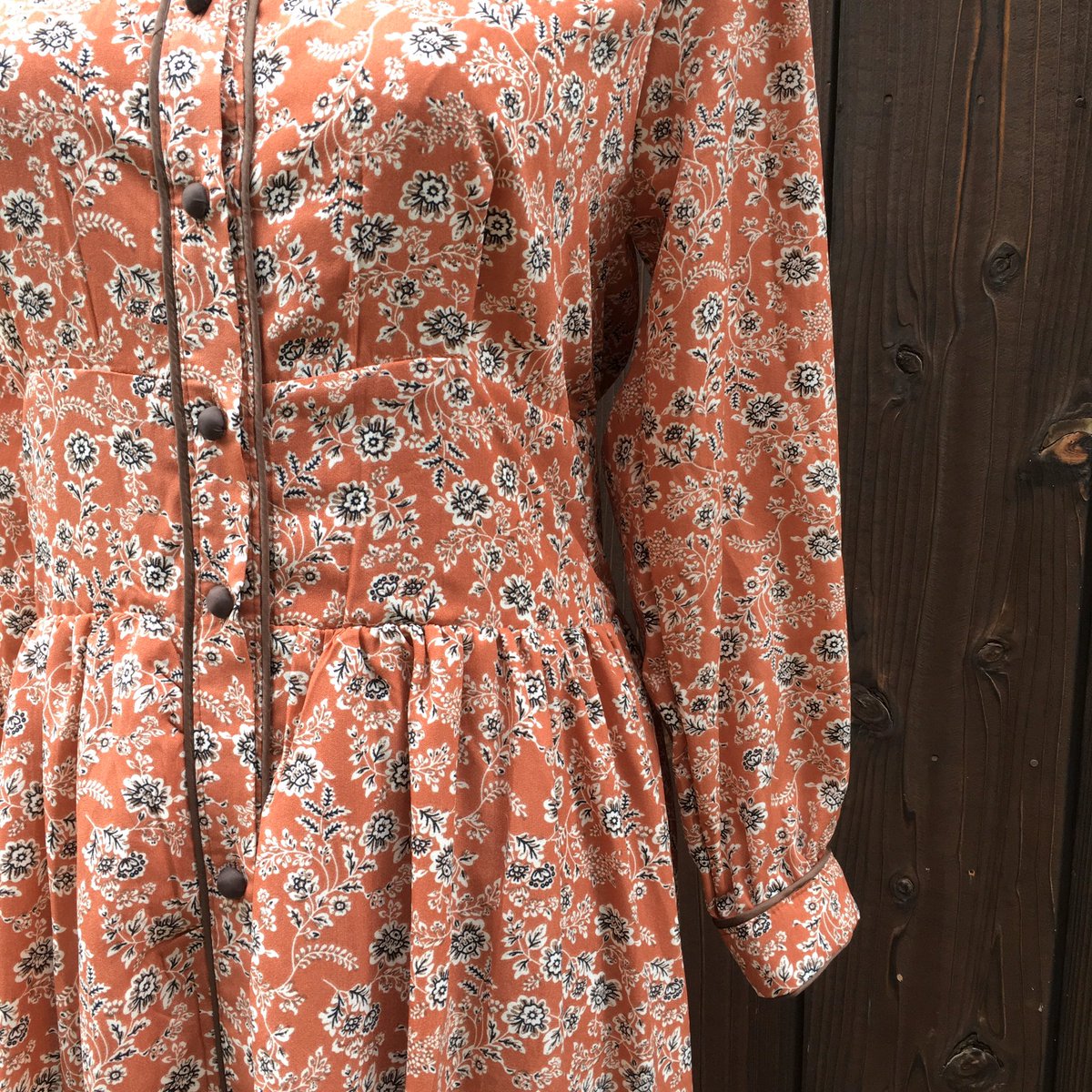 rilou_nghm's tweet photo. 🍓 new arrival 🍓
パイピングが可愛い春ワンピース入荷しました🌿
アウターや着こなし次第で長いシーズンお使いいただけます☺︎ /4990+tax
#rilou #古着屋 #長浜古着屋 #長浜セレクトショップ #滋賀 #黒壁 #黒壁スクエア https://t.co/AUtJ0aefa2