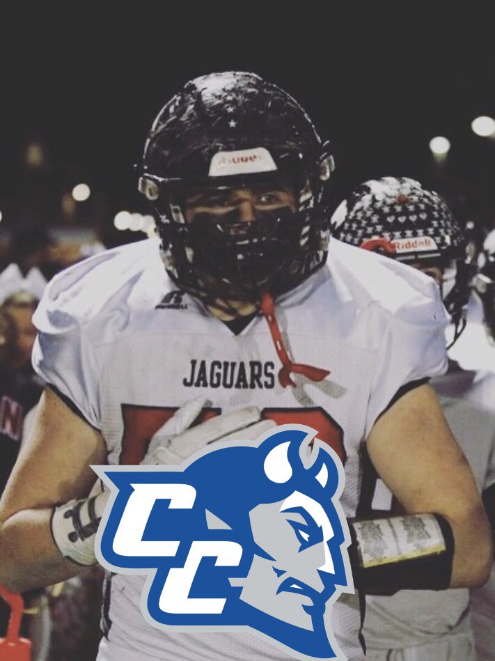 seanlavv's tweet photo. Blessed to announce my commitment to play division 1 football @CCSUfootball https://t.co/k8oNZjPHJn