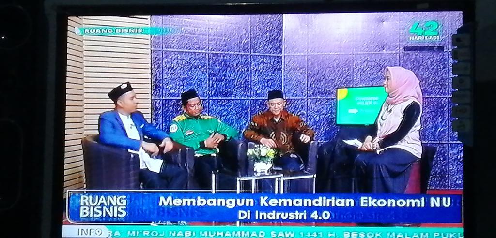 TV9NUsantara's tweet photo. Udah pada download 3 aplikasi u/ #wargaNU @nahdlatululama ini belum?
@IdNucash #NUcash
@nusantara_ojek #NUjek
#Kesan
(Tergabung dlm #NUconnect managed by Gus @aizzudin)
Simak perbincangan dengan para bos ketiga aplikasi keren tersebut di #RuangBisnis
#NowLive #TV9nusantara. https://t.co/7HYcSA7RZS