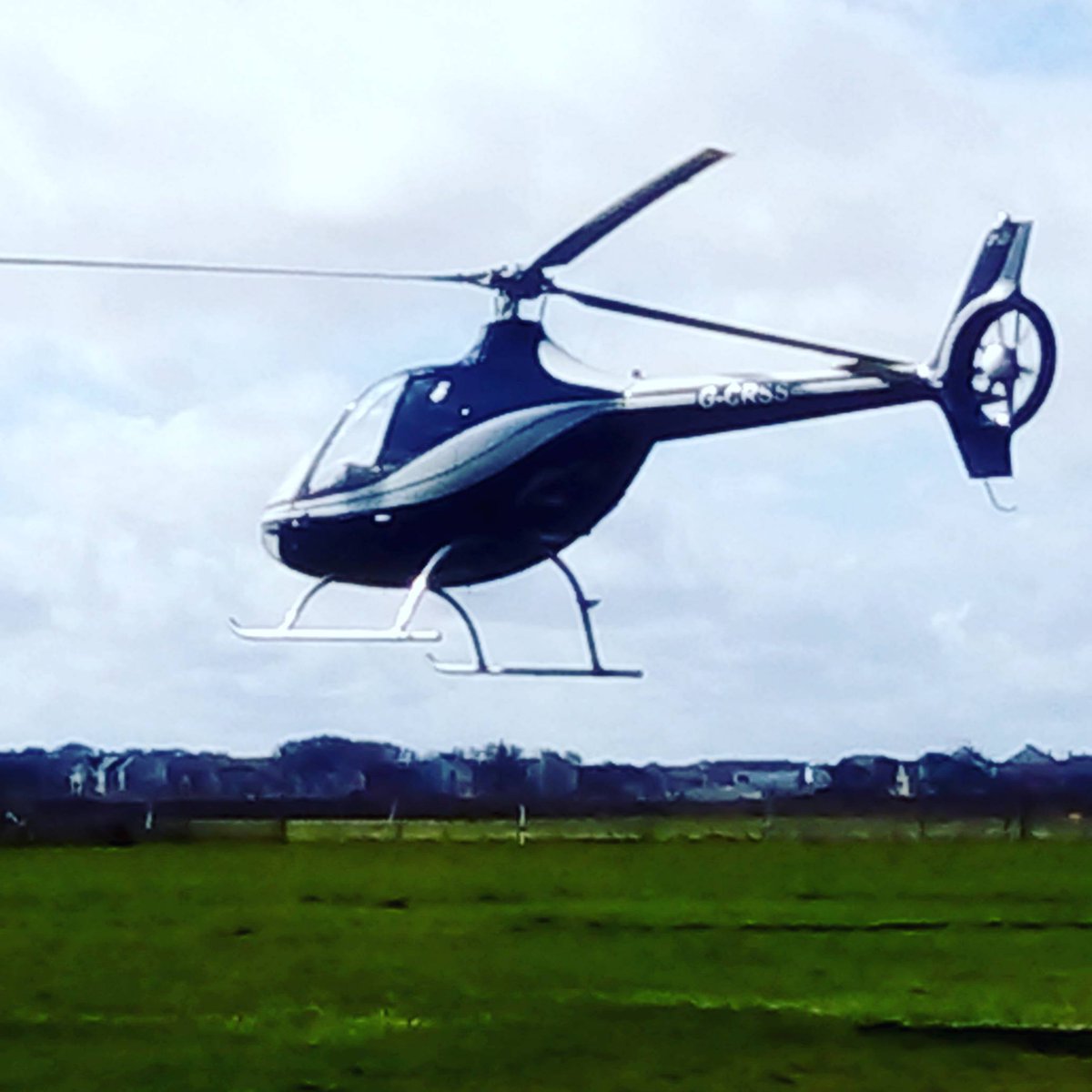 HeliCollections's tweet photo. Not only have we been visited by Chinooks this week but this visitor decided to drop by in his Cabri G2!
#flyingvisit #droppingin #ifyoucanwhynot https://t.co/n9XUI9tJow
