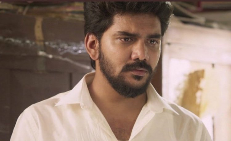 mjayesh95's tweet photo. @Kavin_m_0431 
@Actor_Amritha 
@VineethVarapra1 

    “Prechana Illatha
      Manushanum illa,
      Prechana Illathavan
      Manushanae Illa.”
   
   Ellam #Kavin Unna Parthu than
      Kaathu konden Love You Na🙏

#Kavin02FirstLook  #Lift https://t.co/qhCbXves9S