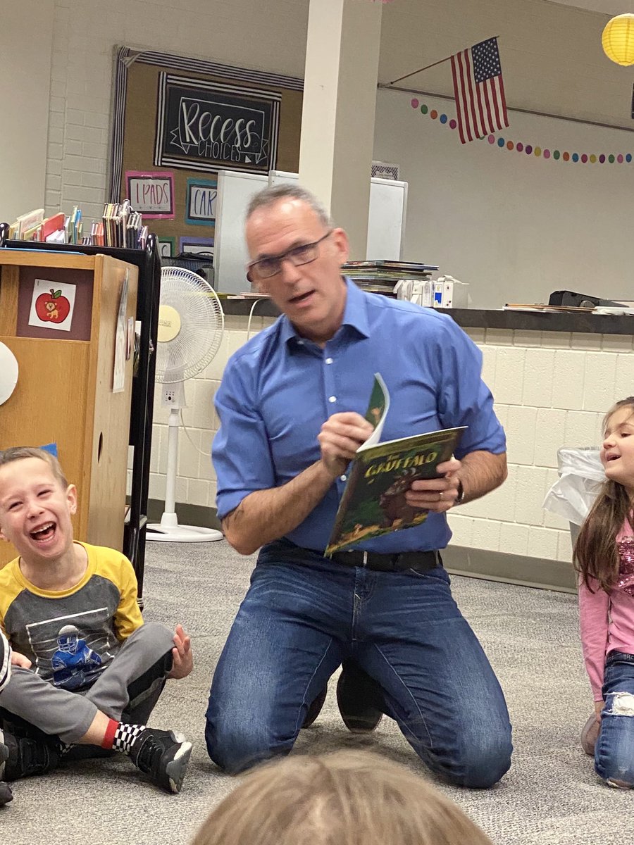 ChallengeLearn's tweet image. Looks like @JamesNottinghm got the kids giggling in Olympia yesterday! We love The Gruffalo too! 🙃🙂 #FridayFeeling #ChallengingLearning