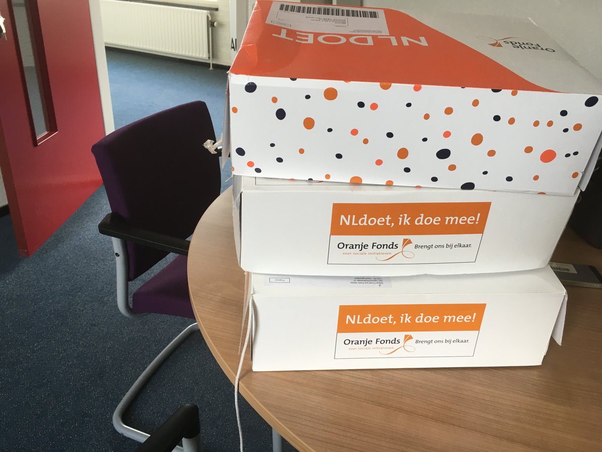 annekeritzen's tweet photo. Helaas, we bergen de @NLDOET attributen weer op. Hopelijk kunnen we de dozen over een poosje weer tevoorschijn halen. https://t.co/YIyTXEogsf https://t.co/pQpTV0w7Ve