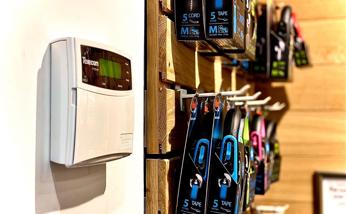 urbansecurityuk's tweet photo. Another Texecom Intruder alarm installed by the superb Engineers at Urban Security and Fire for Pets Corner. @TexecomLtd  #intruderalarm #eliteseries #petscorner  #lcdkeypad #flexibility #commercialinstallation https://t.co/kOG1SLDOfq