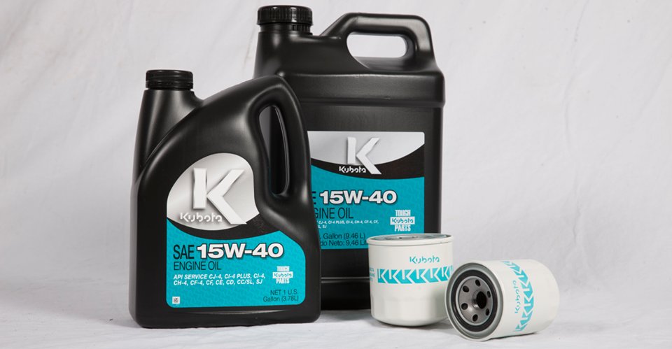 NorthernPower1's tweet photo. Kubota’s engines ♥ genuine Kubota oil. Designed specifically for their industrial engines, Kubota oil helps maximize the life of your engine by lubricating, cooling and cleaning at the same time. Contact us to get yours. #engines #oil https://t.co/bvda0soN2g