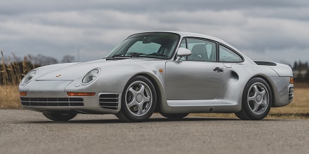 ClassicCar_R's tweet photo. 1988 Porsche 959 Komfort.
Sold for $1,050,000 by @rmsothebys
Today, the Porsche shows just 5,822 miles on the odometer and is one of only a handful of California-legal 959s.

#porsche #959 #sport https://t.co/p0abJkovIE