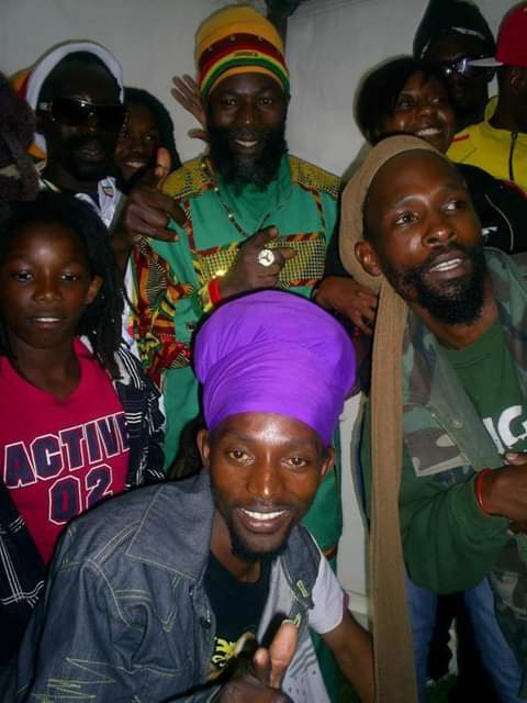manofabattle's tweet photo. Flash Back Friday: 1st time I performed with legendary artist Capleton King Shango/King of Fyah (Jamaica) at Blue Waters CPT #frontlineproductions
#davidhouse
@capletonmusic
@SizzlaKalonji
@EtanaStrongOne
@davidhousefyah
@gangaleeproduc1 https://t.co/JK202AvbpZ