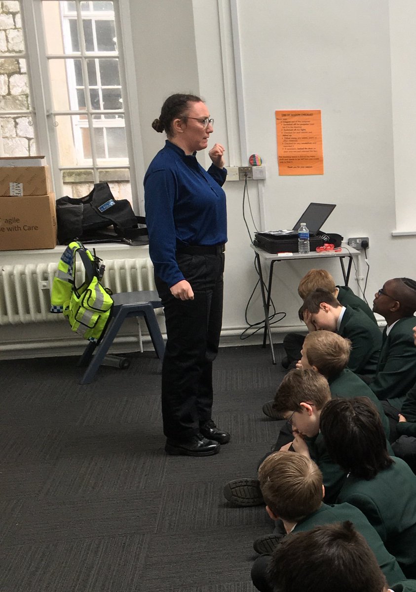 suemoreton1's tweet photo. Thanks to Natasha from @BTPDevonCorn who spoke to Y7 about safety on the railway #importantadvice #independenttravellers @DHSBoys @Danjjroberts @Becky123Edwards https://t.co/tLp6Kn2qhZ