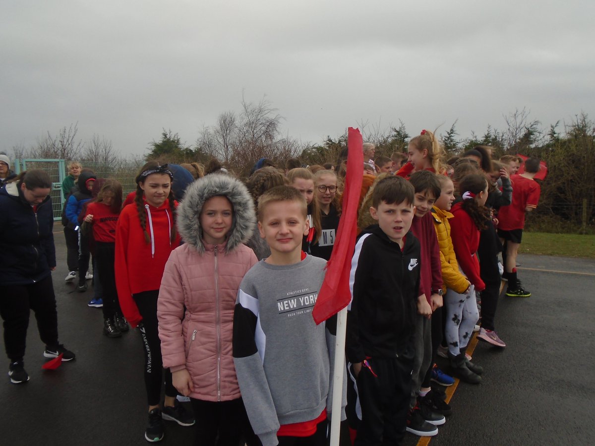 ClaveringTS27's tweet image. #5RT  The children did a warm up this morning before completing their #sportsrelief mile.