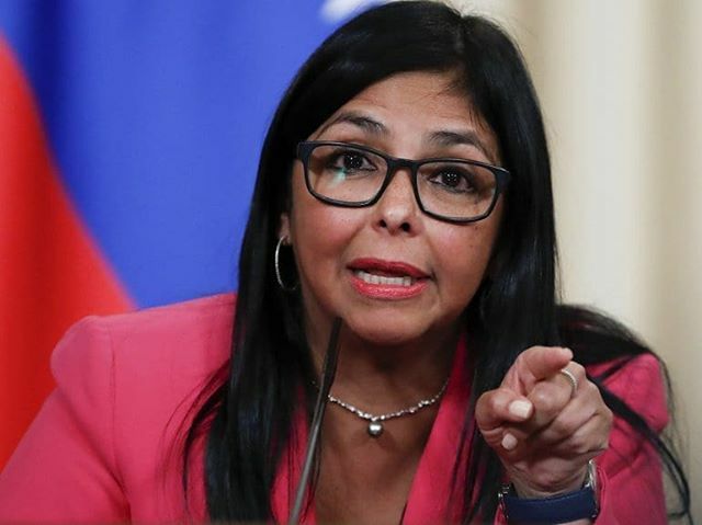 TV_COL's tweet photo. CORONAVIRUS
.
Se confirman los dos primeros casos de Coronavirus en Venezuela.
.
Se suspenden las actividades académicas en todo el país.
.
Obligatorio uso de mascarillas en todo el sistema de transporte a nivel nacional.
.
Cerrados cines, prohibido todo evento cultural y co… https://t.co/0J8nYlywYt