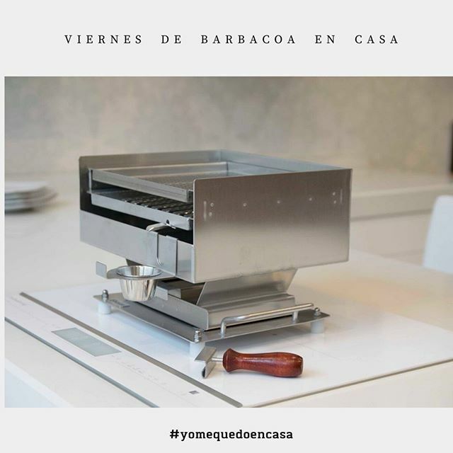 JRBaluja's tweet photo. Sabemos que el viernes, después de una dura semana de trabajo, te gusta salir a tomarte unas copas con tus amigos, disfrutar de una cena en familia en un restaurante de tu ciudad... pero este no es el momento, nos encontramos bajo una crisis de salud y l… https://t.co/ZlNf1rw5qD https://t.co/hvlC5ZzNj6