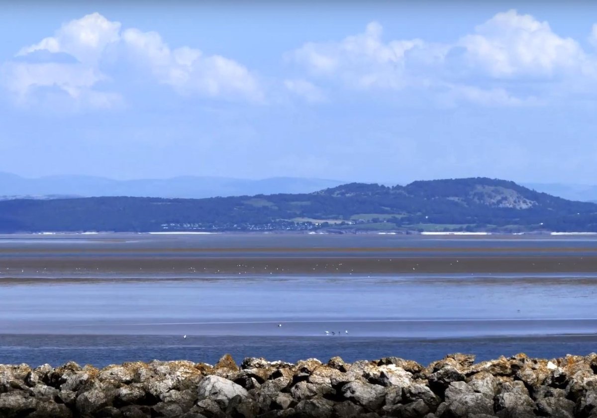 KatharineJewitt's tweet photo. Lovely day off today enjoying the great outdoors. Beautiful blue skies, whilst walking along the coast at #MorecambeBay #Heysham #Morecambe #bluehealth #bluescription #optoutside #nature https://t.co/f1QNOPjnC4