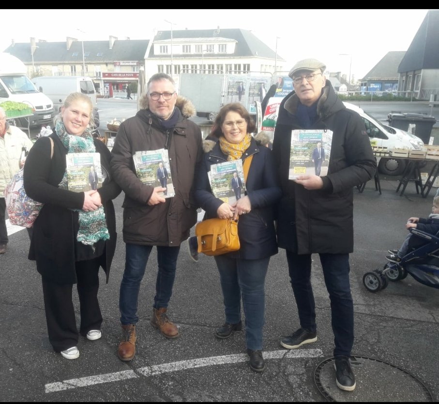 hervieufamily's tweet photo. On ne lâche rien ! Échanges toujours aussi intéressants avec les Valognais depuis plusieurs semaines nous avons été à la rencontre de nos concitoyens. La solution de la médecine salariée intéresse c'est la solution pour ne pas avoir un PSLA vide .... https://t.co/YJebUmUpoV