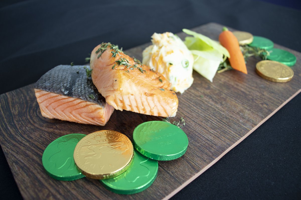 You’re in luck with these mouth-watering St. Patrick’s Day Specials at La Piazza ☘🇮🇪️ Delicious shepherd’s pie, succulent corned beef brisket and tender Irish salmon are all being offered from March 16th to 17th.