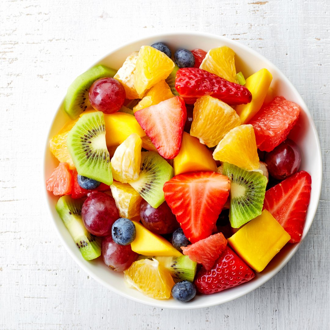 BrennerScottDDS's tweet photo. What are the best snacks to pack for lunch? Chips, cookies, and candy are fun, but crispy fruits and vegetables like apples, carrots, pears, and celery are delicious and can help keep teeth clean! #ScottBrennerDDS #VernonHills #Illinois #DentalCare https://t.co/0usQ0yJxfe