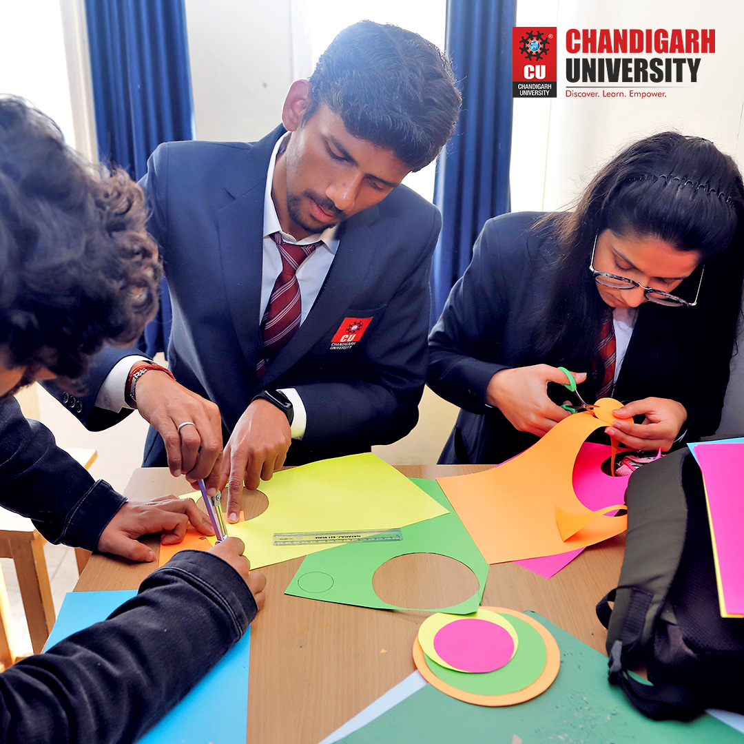 Chandigarh_uni's tweet photo. Animation Department of Chandigarh University organized a two-day workshop on Experimental Animation (#PaperCutAnimation). The workshop was chaired by Dr. Atul Sinha, who shared his ideas, vast experience in Papercutting
#Animation #AnimationWorkshop https://t.co/knCGhgvMiV