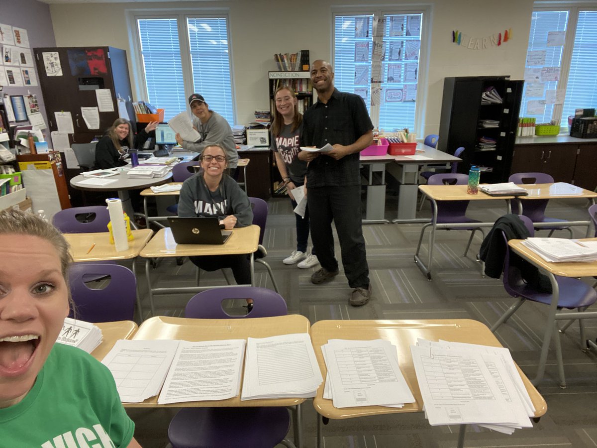 MilkovichSchool's tweet photo. #LearningPackets @MapleCSD #ExtendedLearningOpportunities #KeepingOhioKidsEngaged @HammTawanna https://t.co/j3lWRVp9gn