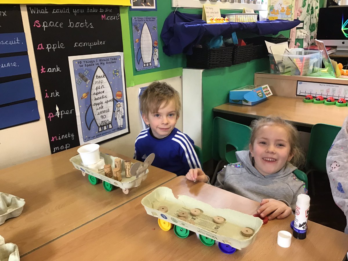 Deansfieldsch's tweet photo. Reception explore how to build a tractor #understandingourworld #creative #downonthefarm https://t.co/H8hsk10mVb