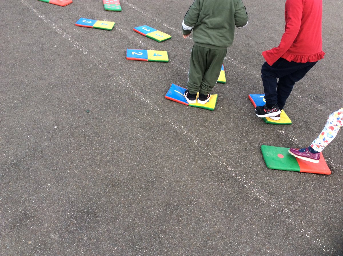 TGPS_NorthLincs's tweet photo. Brilliant effort and endurance from F1 and F2 today! Completing the Sports Relief circuit challenge. #SportsRelief2020 #TGPSeyfs #TGPSPhysicalDevelopment https://t.co/DqXqnbPlWy