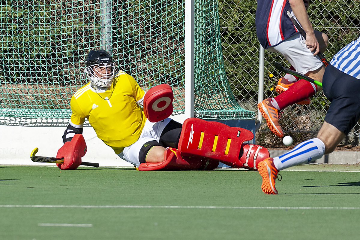 JaimeOzores's tweet photo. 🌠 En la vida, como en el hockey, si luchamos todos como un equipo podemos sufrir, pero acabaremos ganando. Y entre todos vamos a ganar al virus ✊.
#hockey #life #headhunter #diagonalhc #lagranalianza #rcpolo #barcelonatk h https://t.co/FbnD7nC7gE