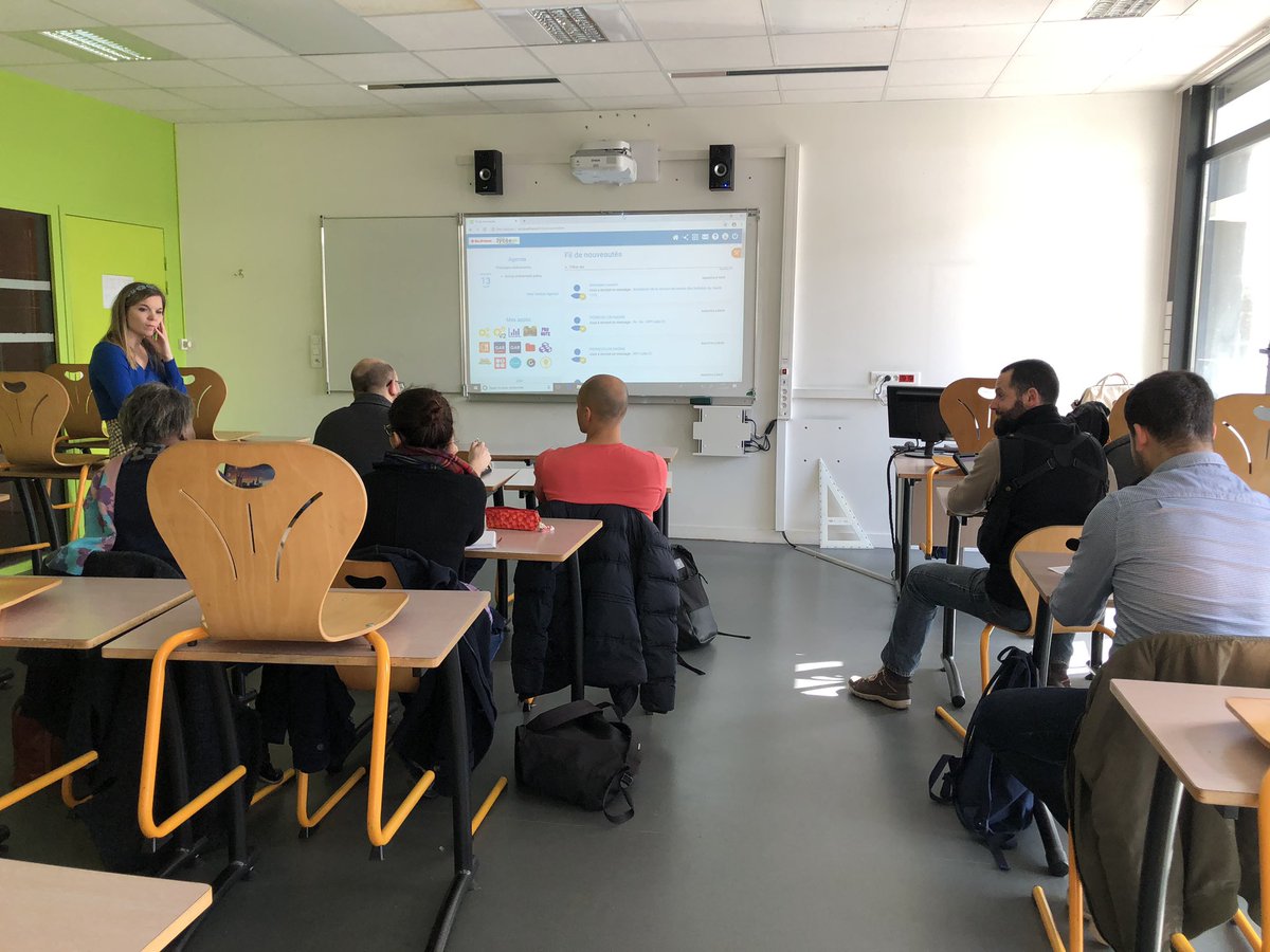 juliendelmas's tweet photo. Aujourd’hui le @collegedaguerre accueille des enseignants des bassins d’Argenteuil et d’Eghien pour le Forum des Usages du Numérique #FUNacVer organisé par la @DANEVersailles
Atelier de-education, club robotique, présentation de Tactileo. https://t.co/wIbSSpmLm0