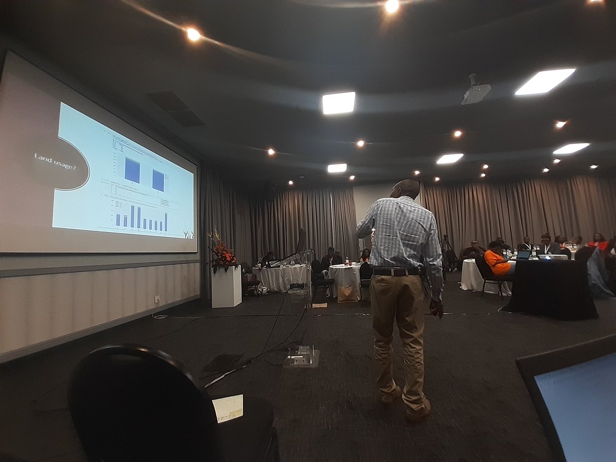 OnlyNomso's tweet photo. African Humanist
Presentation: Using tech to fast track food security, ensure land reform outcomes are utilized using characterized data.
#LuckyMokalusi
#DataScienceHack
#4ircommission
#4ircapablearmy https://t.co/7AgGPCjl86