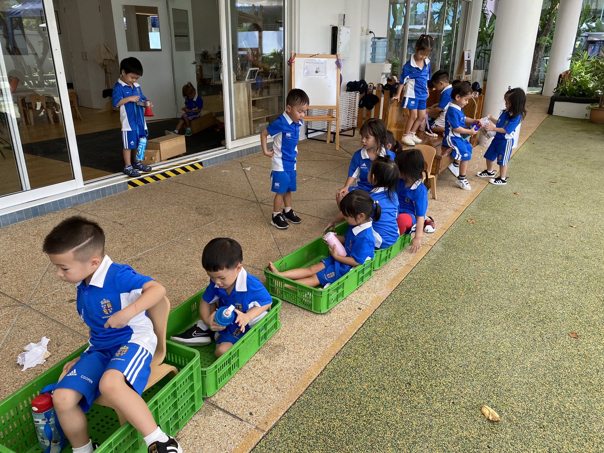 PinkVarin's tweet photo. Choo Choo! ฉึกฉัก ฉึกฉัก ปู๊น ปู๊น 
#EY1 #outdoorplay https://t.co/B6kBiDumeQ