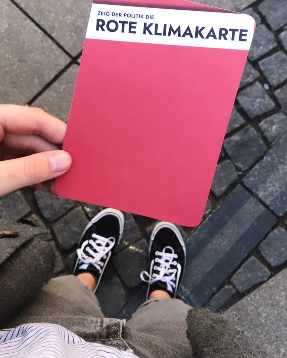 hannas_acc's tweet photo. Der Umgang mit dem Coronavirus zeigt deutlich, dass Krisen wie Krisen behandelt werden können, wenn die Notwendigkeit gesehen wird & der Wille da ist.
Also weiter Druck machen! #netzstreikfürsklima
#unitedbehindscience
#fridaysforfuture
🗣🌍 https://t.co/okawanvU0L