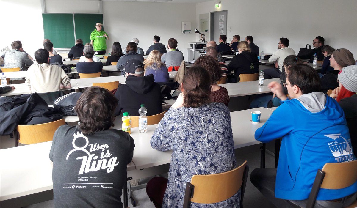 ecomcamp's tweet photo. Nie war ein Thema aktueller: Session von @nullbytes über Remote-Arbeit. 😉

#eccj20 https://t.co/ZM3IGceLCV