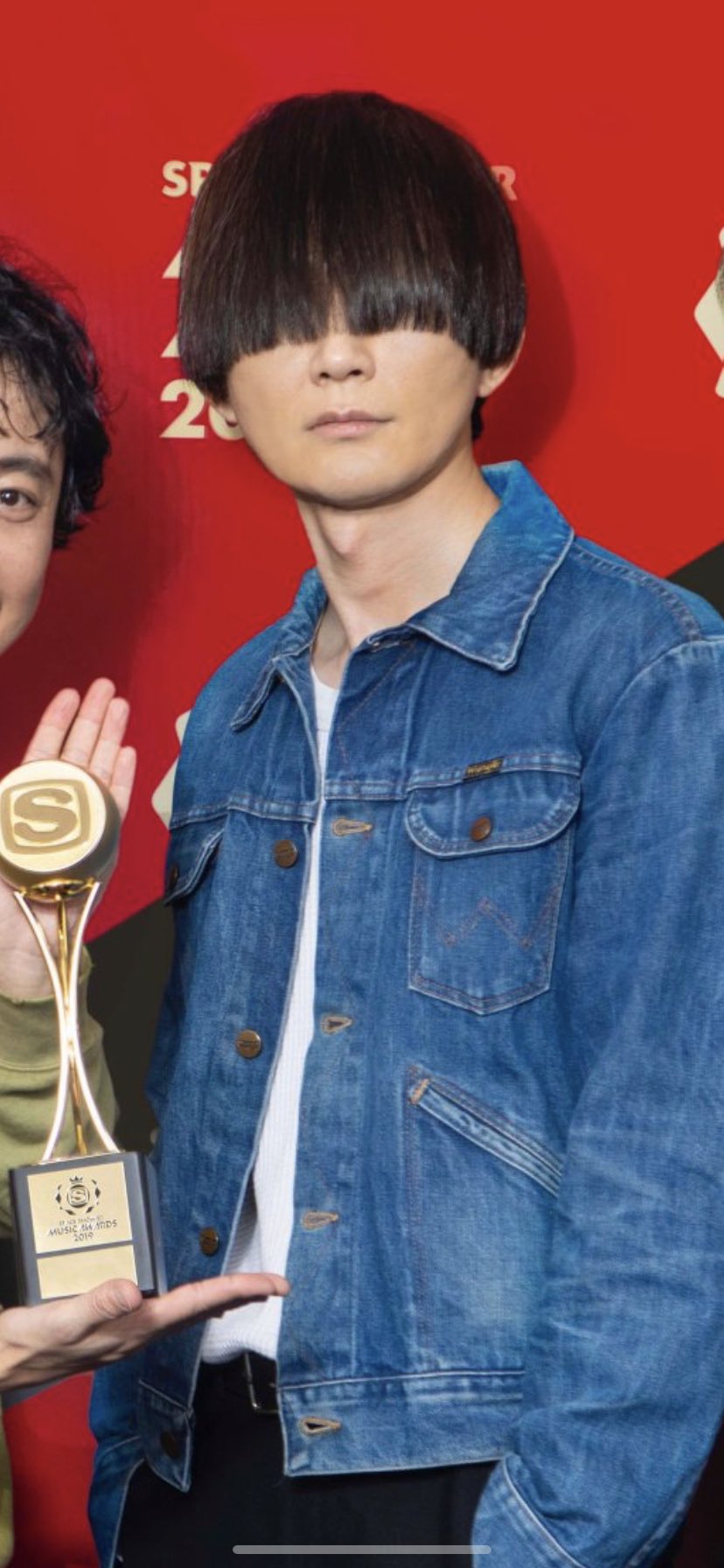 たかしな 悲報 Bumpのボーカル藤原基央さん 髪型がわけわからんくなる T Co Iqjnlxfnak Twitter