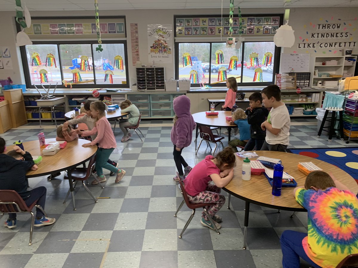 auburn_owasco's tweet image. Nothing like a little “7 Up” to start a kindergarten day. Honesty is what we’re practicing! #chadderdon #funisfun