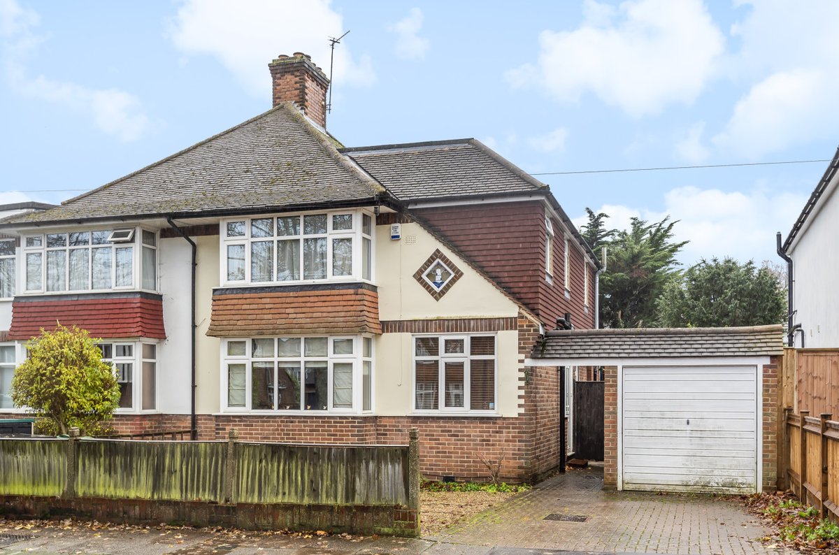 Four bedroom two bathroom home with planning permission to extend further in central Hayes!
#kfhproperty #hayescatchment #Londonproperty #wegetit🏘️🔑🔑🏘️