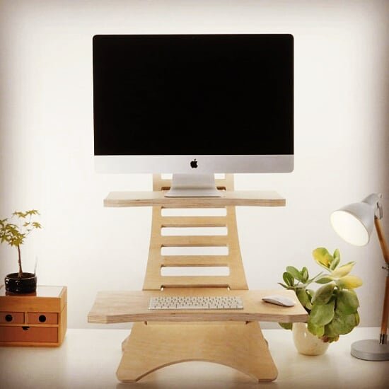 _Beoneofakind_'s tweet photo. Höhenverstellbares #Stehpult um den #Rücken zu entlasten und für ein #gesünderes arbeiten
Link in Bio!
#büro #wohlbefinden #interieur #einrichtung #wellbeing #office #gesundehaltung #design #styleathome #holzdesign #healthylifestyle #workplacewellness #gesundheit #nobackpain https://t.co/etyh5A3ali