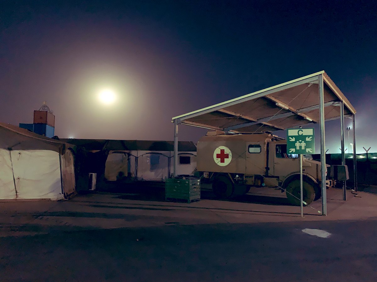 SanDstBw's tweet photo. In unserer #Role1 in #Gao können Patienten schnell notfallmedizinisch versorgt werden. Unsere Übung mit den rumänischen Kameraden hat gezeigt, dass wir sanitätsdienstlich gut aufgestellt sind. https://t.co/y4C0FopZOz