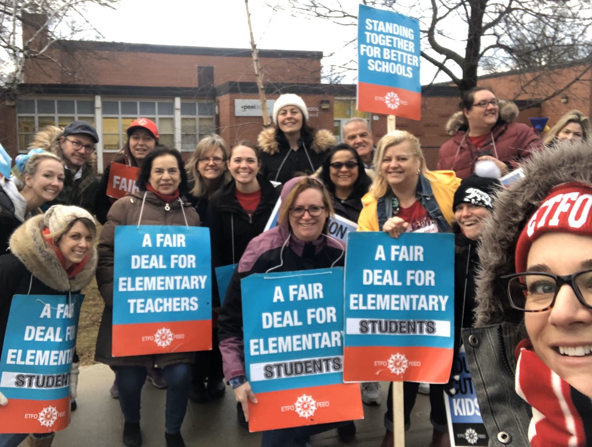 lilMsFun8's tweet photo. What a crew! With all the craziness that happened yesterday...these @ETFOPeel @ETFOeducators showed up to stand #ETFOstrong for their students to let @Sflecce and @fordnation know #CutsHurtKids and to #fundSpecEd and keep their #handsOffFDK #onpoli #onted #RedForEd https://t.co/NisVr1Ckte