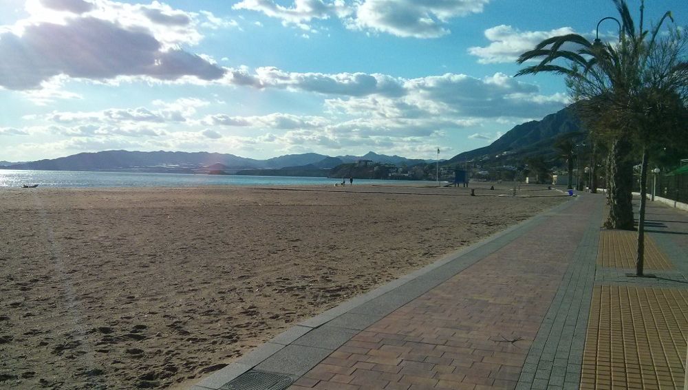 A3Noticias's tweet photo. 🔴 #ÚLTIMAHORA | Murcia decreta el cierre de las zonas de costa como medida de protección ante el #coronavirus https://t.co/113SsBn5JF https://t.co/wvyyVMFCPF