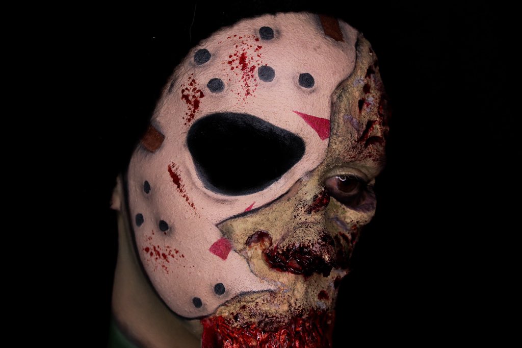 Happy #Friday13th 

<a href="/mehronmakeup/">Mehron Makeup</a> Latex, paradise AQ paints, clown white, stage blood, squirt blood 
<a href="/bennyemakeup/">Ben Nye Makeup</a> scar wax, neutral set, cream paints, coal powder 
<a href="/KryolanOfficial/">Kryolan</a> wound filler 
<a href="/MakeupRevUSA/">Revolution Beauty USA</a> maxi reloaded

Insta: Ghourhees