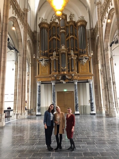 Hommerson_smb's tweet photo. Sinds 1 januari 2020 zijn wij gestart met onze schoonmaakdienstverlening bij de Eusebiuskerk Arnhem. Meike Verhagen bedankt voor het vertrouwen in ons bedrijf en wij gaan zorgen dat de kerk er blinkend uit zal zien! #eusebiuskerk #arnhem #betrouwbaarschoon #clubvan75 https://t.co/WI9PHWbWhW