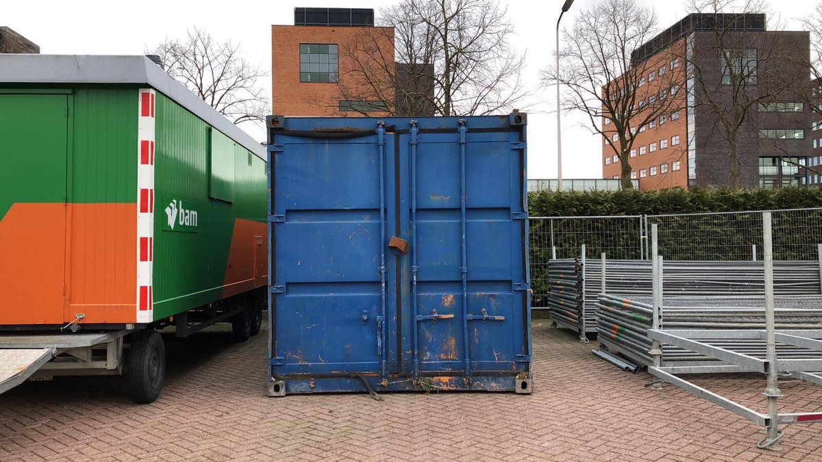 RegiotramU's tweet photo. Alvast een voorproefje van wat aannemer BAM zoal gaat neerzetten voor de bouwdepots vernieuwing tramlijn. Maandag 16 maart start inrichting depot ⁦@gem_ijsselstein⁩ op groenstrook rotonde Baronieweg/Heemradenlaan https://t.co/DbfNQxi0Kf