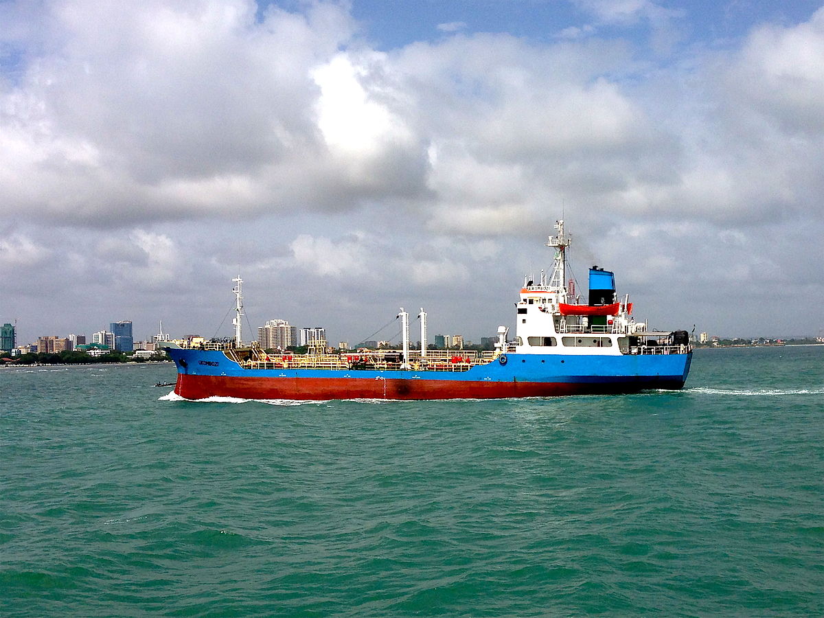 uginvestigator's tweet photo. #WhyDarPort and what benefits does it offer?
Dar port has two functional vessels that are able to make a minimum of three voyages a week.
Dar port has been consistently stable for the last 37 years as a safe route for Ugandan cargo even in difficult times. https://t.co/6XmK6wTloe