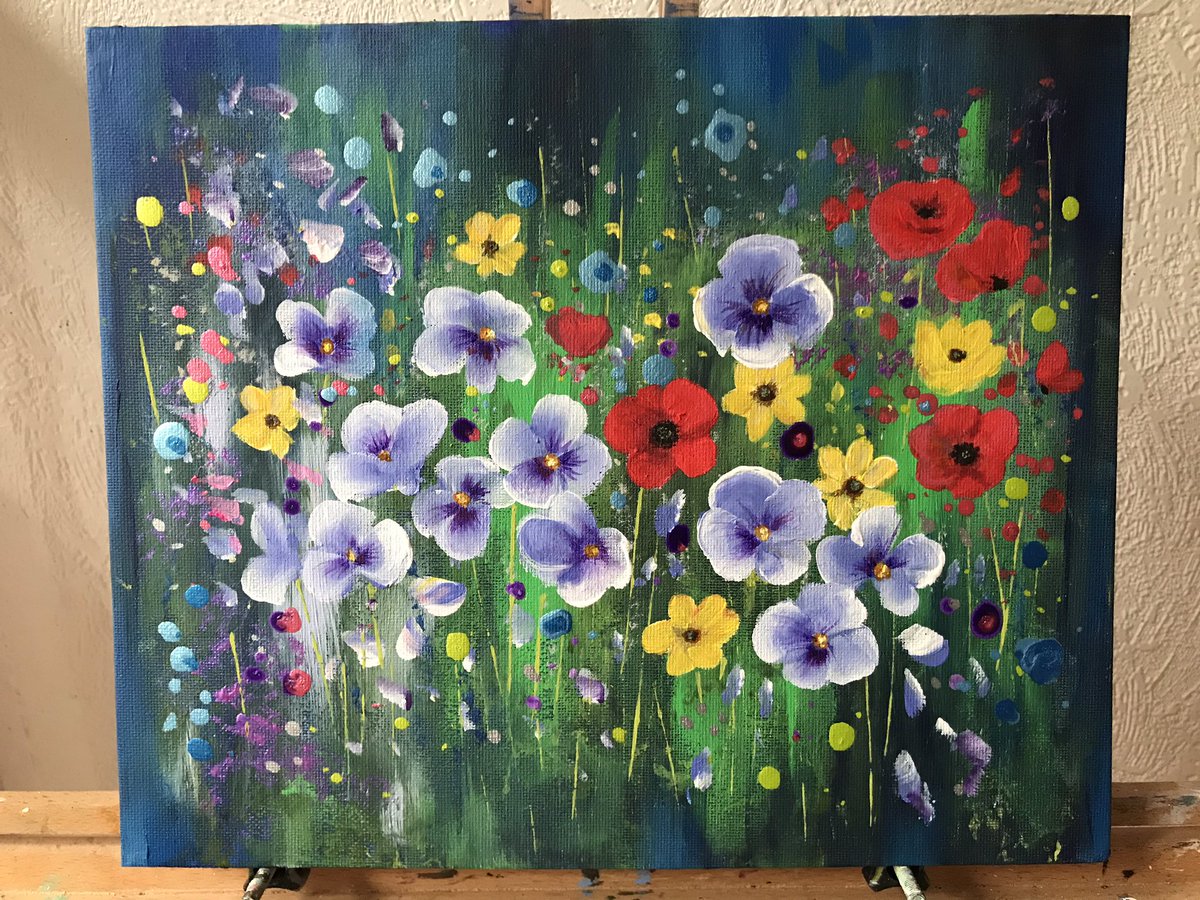 amazingraceart's tweet photo. Well the sun is shining in Glasgow today😀 ... so how about some purple Pansies #FridayVibes #FridayFeeling #artoftheday #WIP #art #ScotlandIsNow https://t.co/IEK4V93Mpp