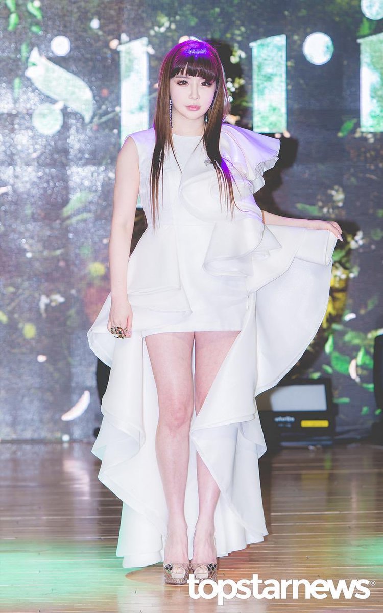 MickiThePenguin's tweet photo. It’s been a year since Miss Park Bom rose from the ashes like a Phoenix and blessed our ears and our souls with Spring. I love all the songs in the album but My Lover is my favourite. #ParkBom #Spring #OneYearWithSpring https://t.co/9wefQ8fmO5