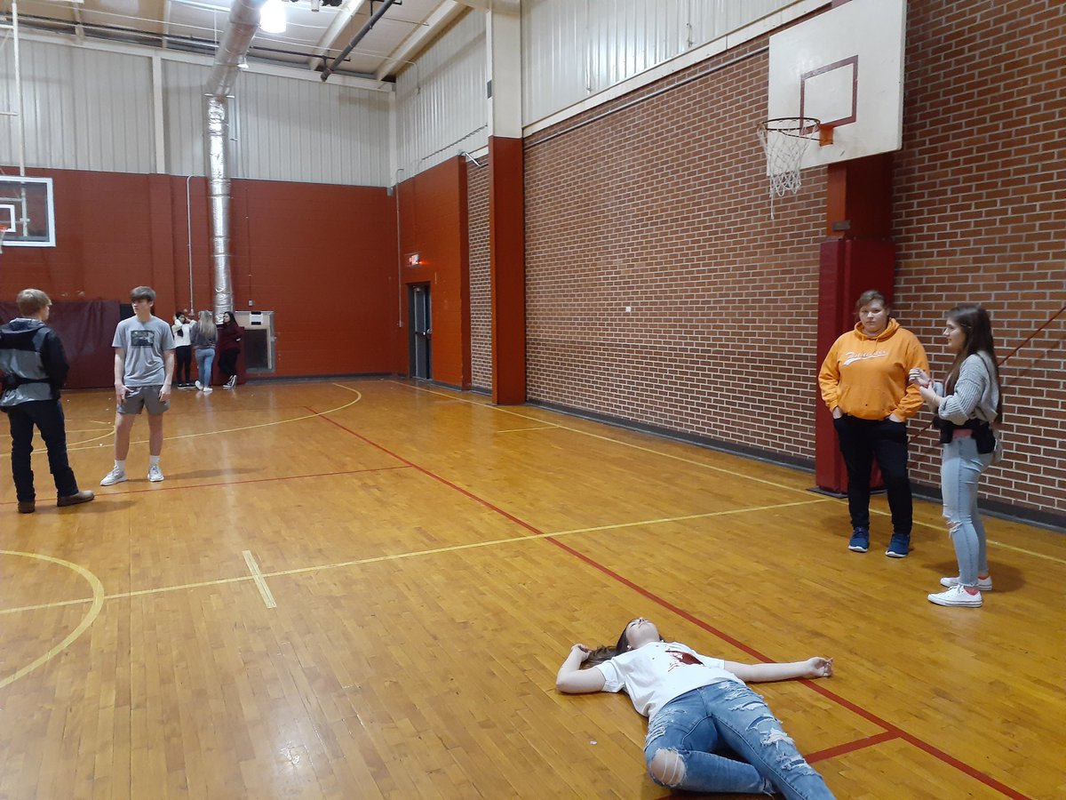 THSCJClub1's tweet photo. CJ II students worked on their mock crime scenes this week. #THSCJ @TullahomaHS https://t.co/sWzHTZWXsz