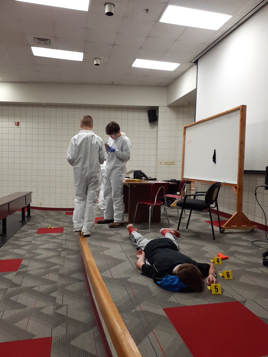 THSCJClub1's tweet photo. CJ II students worked on their mock crime scenes this week. #THSCJ @TullahomaHS https://t.co/sWzHTZWXsz